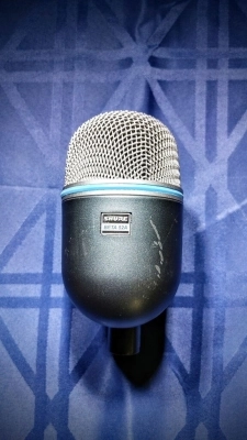 Shure Beta 52 kick mic